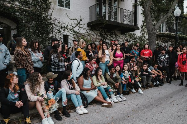 Welche Tipps gibt es für die Pflege von empfindlichen Stoffen?